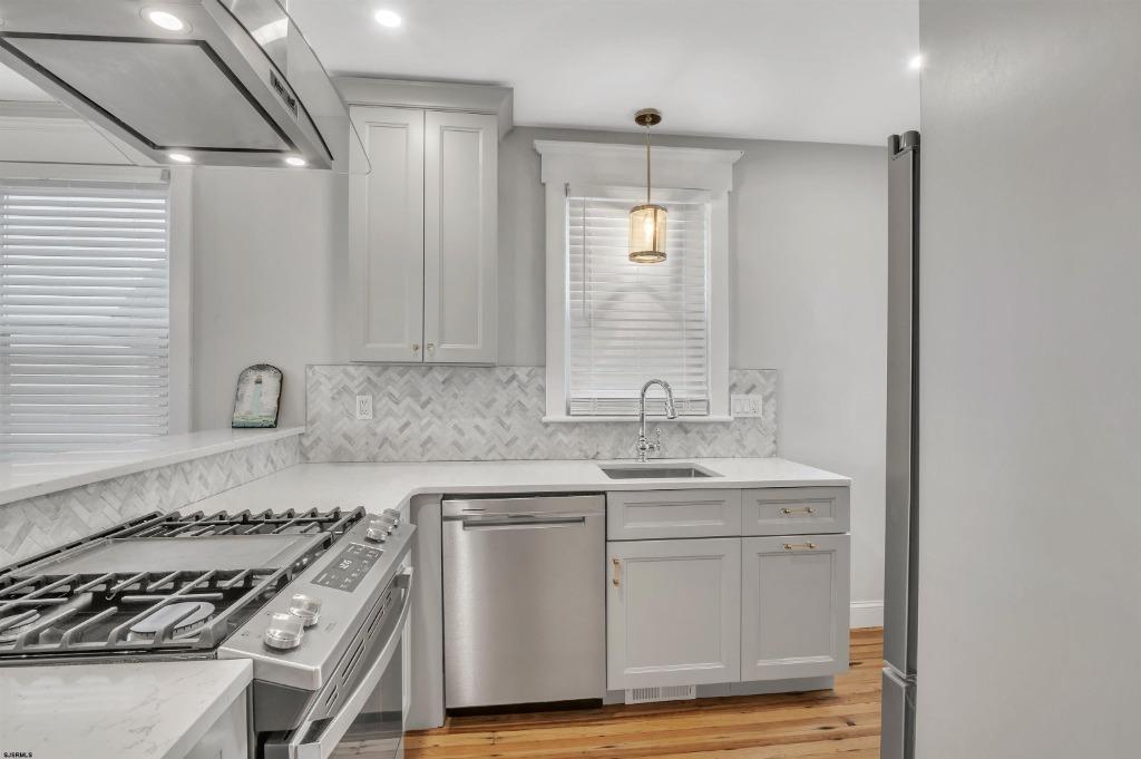 836 2nd St photo 29